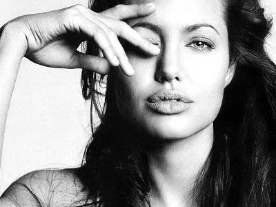 Angelina Jolie 24
